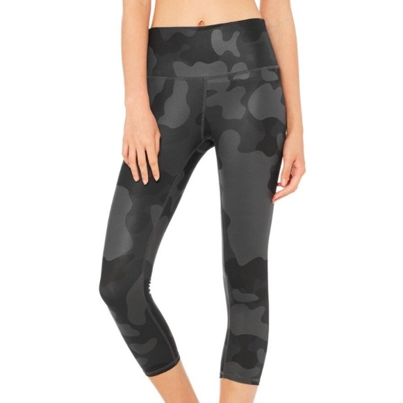 Camo Capri Yoga Pants